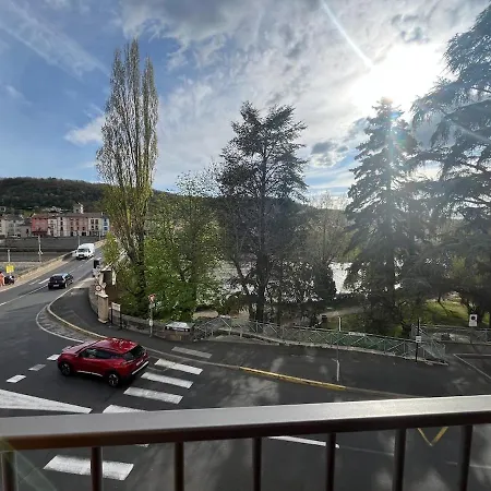 Apparemment Neuf Centre *